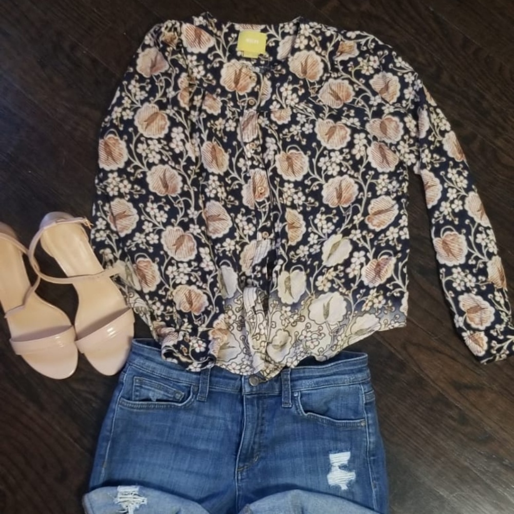 Maeve Anthropologie top  Button Down size S